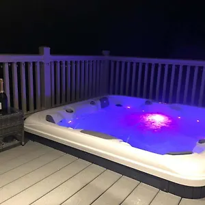Jasmine With Hot Tub York