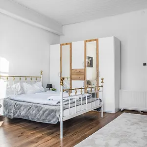 Adorable 2br Apt. Near Millenium Tower And Danube Wiedeń