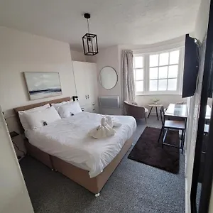 Sea View Flat 4 Fast Wifi & Free Parking Scarborough