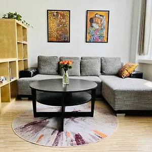 Lovely Nest! Just Beside Schoenbrunn Palace And Zoo! Apartment