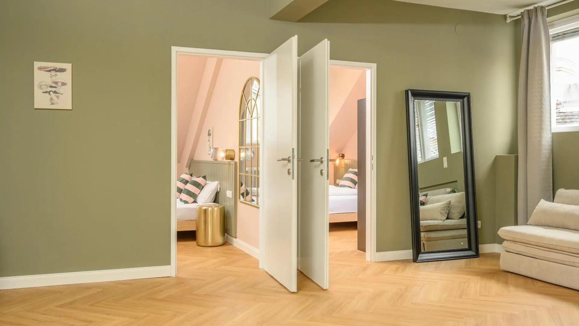 Palais Palffy Suits Vienna 0*,  Austria